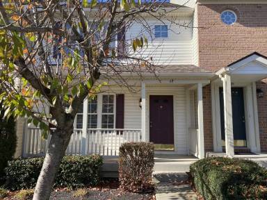 Main picture of 17 Mabel Ln