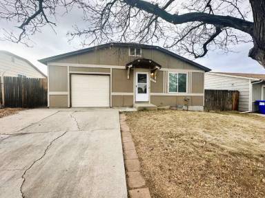 Main picture of 3847 S Truckee Way