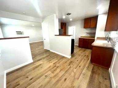 Main picture of 134 Orange Grove Ave
