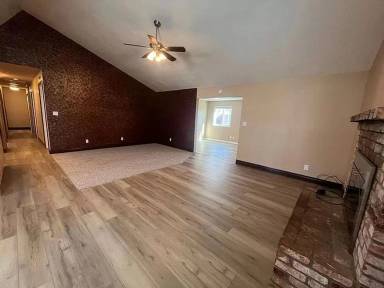 Main picture of 8428 Ancho Way