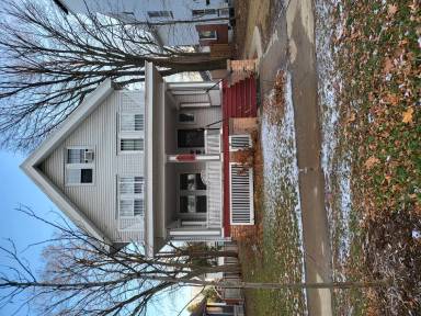 Main picture of 1719 Chadbourne Ave