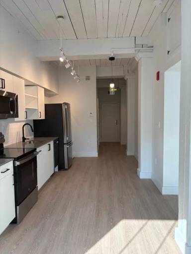 Main picture of 86 Essex St