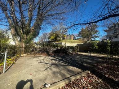 Main picture of 1120 Messanie St