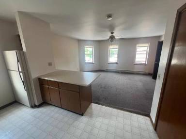Main picture of 300 E Milwaukee St