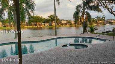 Main picture of 1421 NW 114th Ave