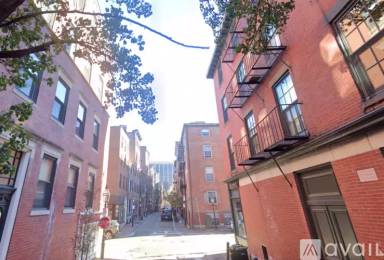 Main picture of 100 Myrtle St