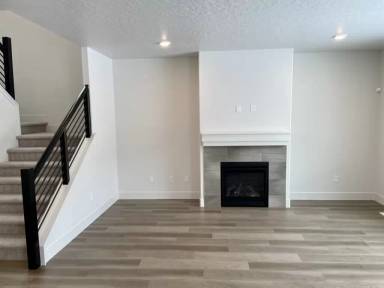 Main picture of 190 E Caldera St