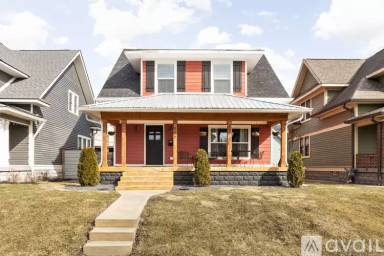 Main picture of 819 Eastern Ave