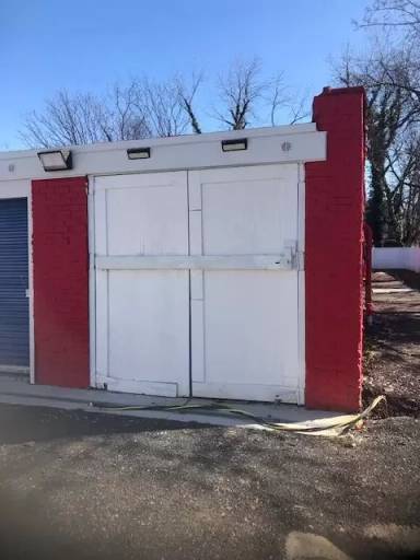 Main picture of 2900 N West St