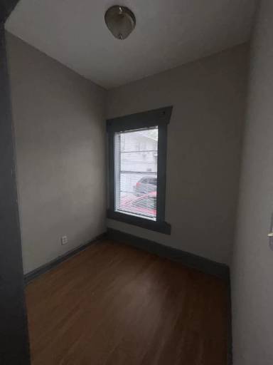 Main picture of 305 66th St