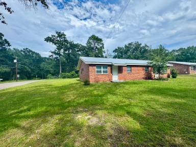 Main picture of 701 Langley Dr