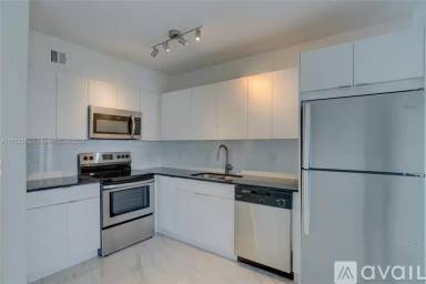 Main picture of 2140 NE 56th St