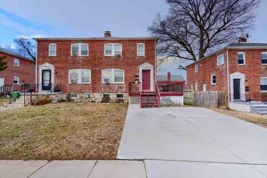 Main picture of 2906 Clearview Ave