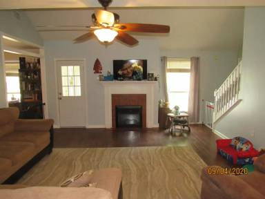 Main picture of 804 Travis Ct