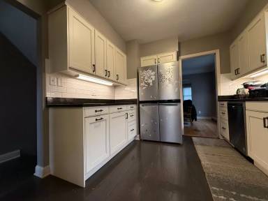 Main picture of 1368 Pleasant Ave