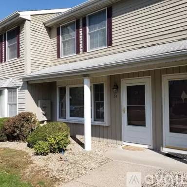 Main picture of 14 Concord Dr