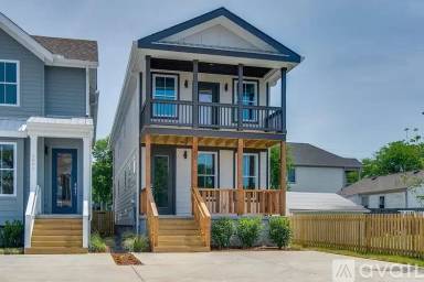 Main picture of 5802 Carl Pl