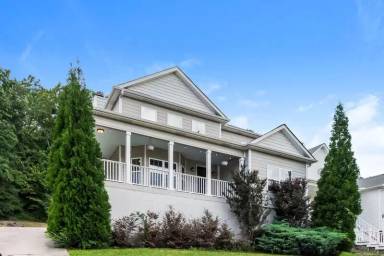 Main picture of 182 Hollington Dr NE