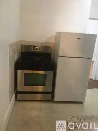 Main picture of 4 Adella Pl