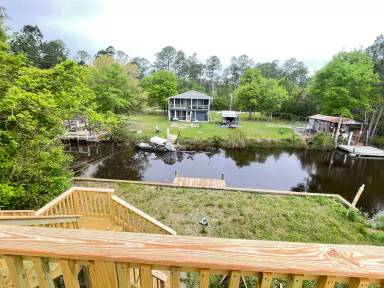 Main picture of 10055 Peachtree Dr