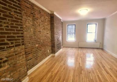 Main picture of 527 W 48th St