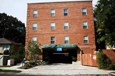 Main picture of 110 S Roberson St