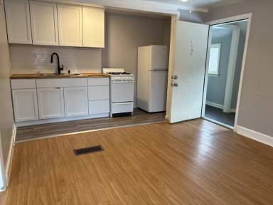Main picture of 1490 Wells St
