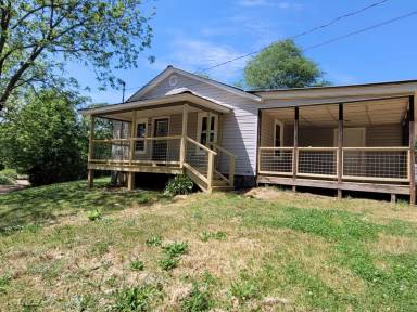 Main picture of 240 Silver Cir