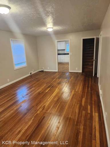 Main picture of 428 S Armstrong St