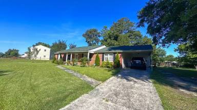 Main picture of 112 White Oak Blvd