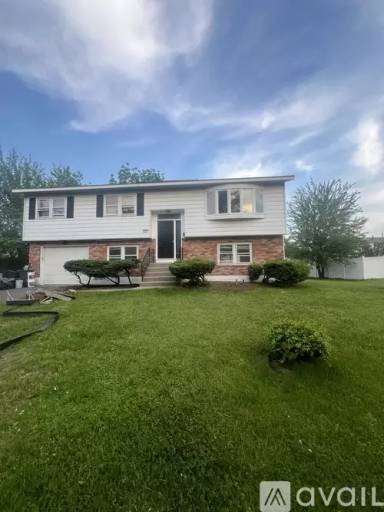 Main picture of 8 Jules Dr