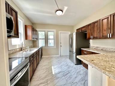 Main picture of 605 N 8th Ave W