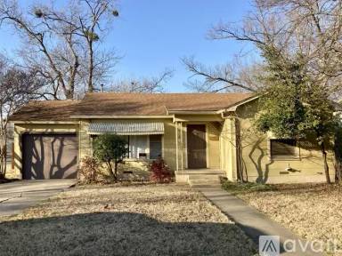 Main picture of 718 Cordell St