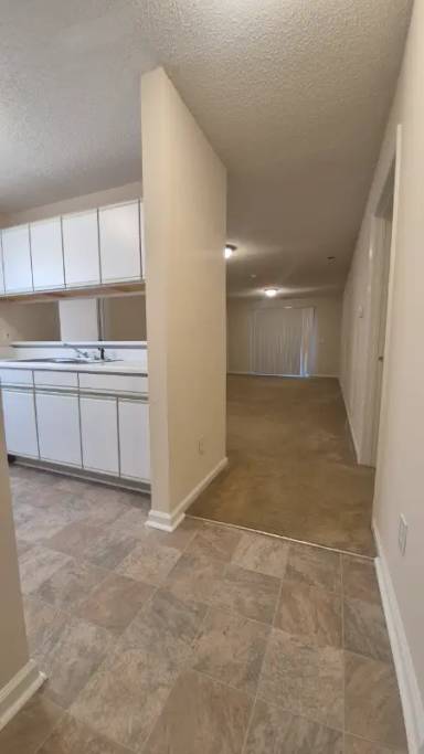 Main picture of 320 Brownlea Dr