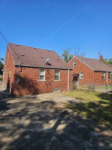 Main picture of 19346 Revere St