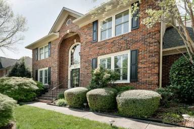 Main picture of 8917 Taunton Dr