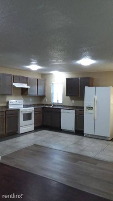 Main picture of 4566 Knoxville Hwy