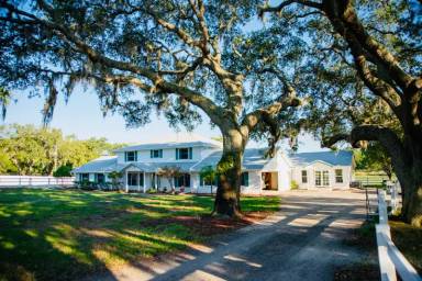 Main picture of 315 Lazy Acres Ln