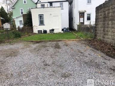 Main picture of 413 South Ave
