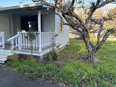 Main picture of 1361 J St