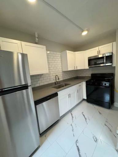 Main picture of 1605 W 37th St