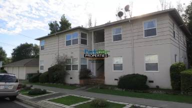 Main picture of 545 Elm St