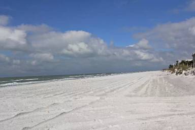 Main picture of 42 Gulf Blvd