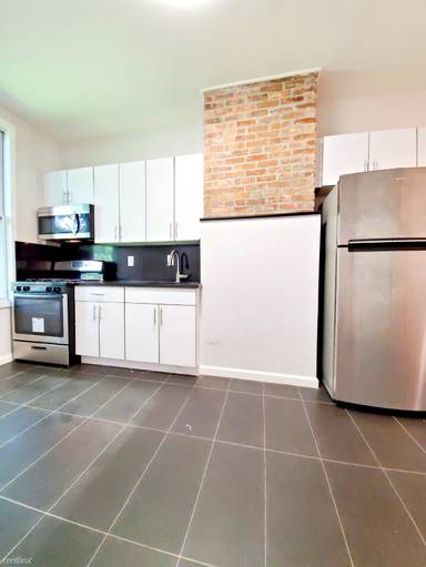 Main picture of 122 Wade St