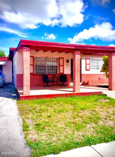 Main picture of 19520 SW 121st Ave