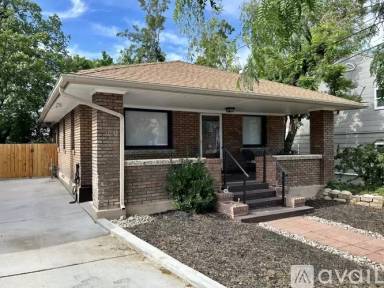 Main picture of 1044 E Barbara Pl