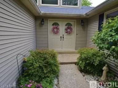 Main picture of 81 Ivy Ct