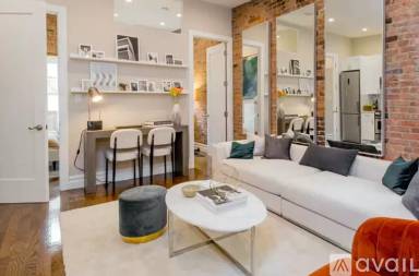 Main picture of 303 W 11th St