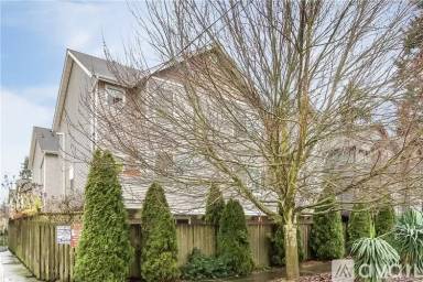 Main picture of 12020 31st Ave NE