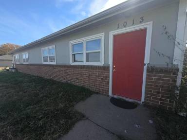 Main picture of 1013 W 14th St